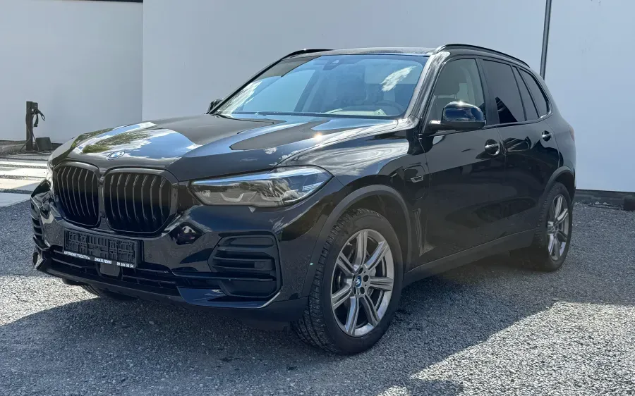 Zwarte BMW X5 te koop
